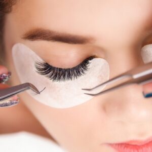Eyelash extensions, eyelash and eyebrow lamination, architecture and eyebrow dyeing at Beauty School